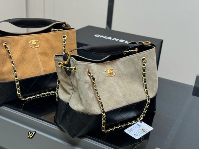 Chanel 25A Vertical Suede Tote Bag Mellard Colour Palette Handheld Or Underarm Carry Effortlessly Relaxed - Image 6
