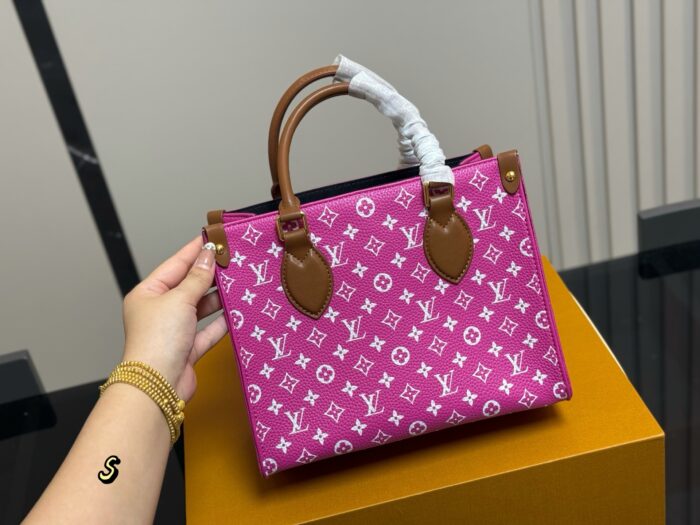 Louis Vuitton On The Go Jungle Calfskin Shopping Tote Hidden Shoulder Strap Single-Shoulder Or Hand-Carry Includes Folding Box - Image 5