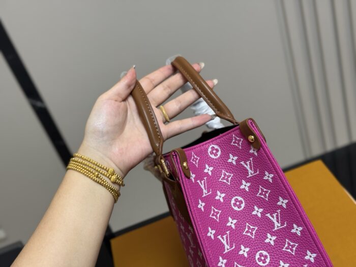 Louis Vuitton On The Go Jungle Calfskin Shopping Tote Hidden Shoulder Strap Single-Shoulder Or Hand-Carry Includes Folding Box - Image 7