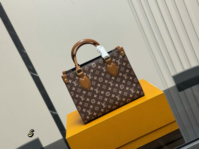 Louis Vuitton On The Go Jungle Calfskin Shopping Tote Hidden Shoulder Strap Single-Shoulder Or Hand-Carry Includes Folding Box - Image 12