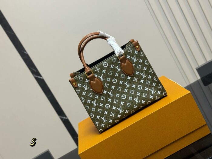 Louis Vuitton On The Go Jungle Calfskin Shopping Tote Hidden Shoulder Strap Single-Shoulder Or Hand-Carry Includes Folding Box - Image 13