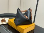 Louis Vuitton Beaubourg Openwork Woven Tote Soft Leather Smooth Zip Practical - Image 10