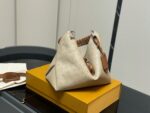 Louis Vuitton Beaubourg Openwork Woven Tote Soft Leather Smooth Zip Practical - Image 11