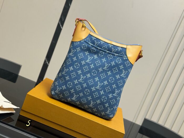 Louis Vuitton Denim Series Bag Soft, Stain-Resistant And Stylish Ample Capacity - Image 2