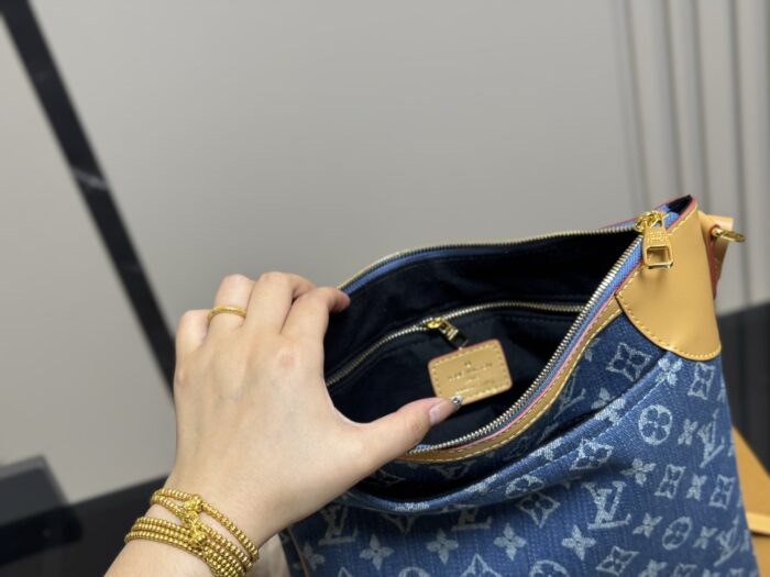Louis Vuitton Denim Series Bag Soft, Stain-Resistant And Stylish Ample Capacity - Image 4
