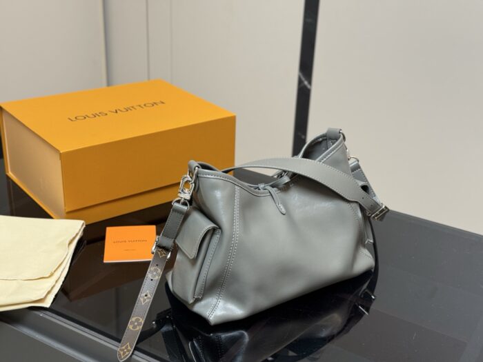 Louis Vuitton Carryall Bow-Tie Shoulder Bag With Coin Purse Included Single-Shoulder Crossbody - Image 8