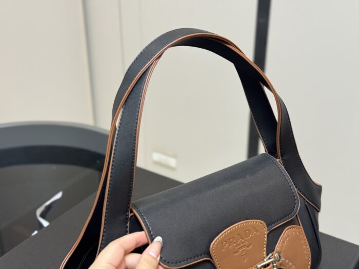 Prada Vintage Hobo Underarm Bag Stylish And Versatile - Image 3