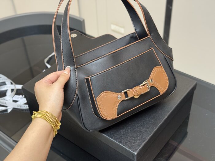 Prada Vintage Hobo Underarm Bag Stylish And Versatile - Image 5