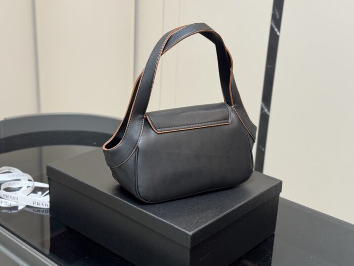 Prada Vintage Hobo Underarm Bag Stylish And Versatile - Image 7
