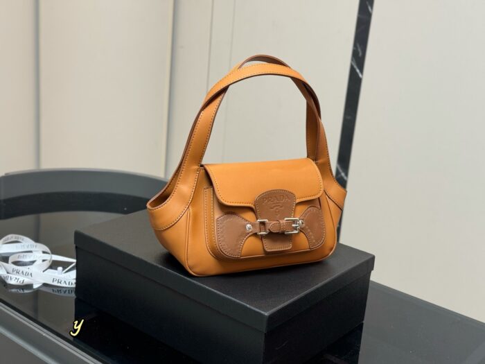Prada Vintage Hobo Underarm Bag Stylish And Versatile - Image 11