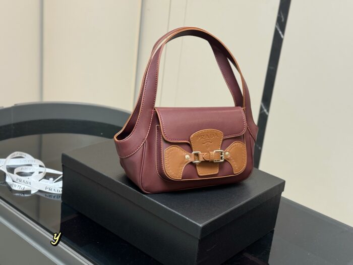 Prada Vintage Hobo Underarm Bag Stylish And Versatile - Image 12