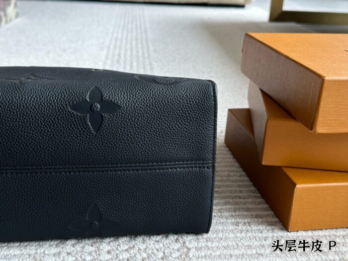 Louis Vuitton Onthego Embossed Cowhide Handbag With Box - Image 4