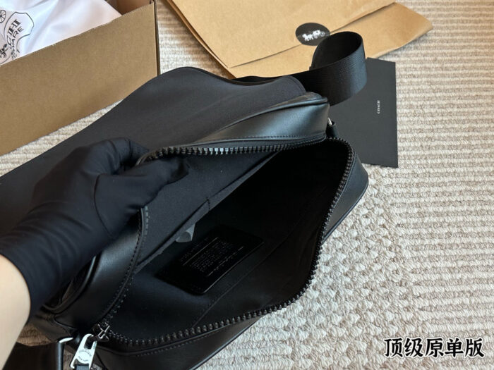 Coach New Arrival Black Camera Bag Versatile And Spacious - Image 9