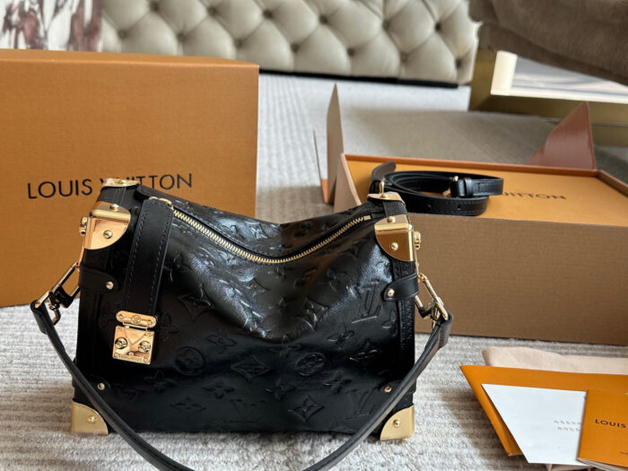 Louis Vuitton Trunk Replica Edition Runway Soft Case Timeless Bestseller - Image 6
