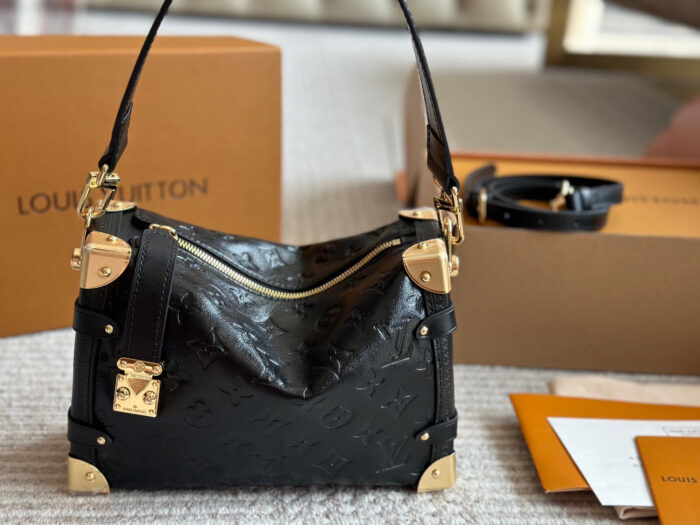 Louis Vuitton Trunk Replica Edition Runway Soft Case Timeless Bestseller - Image 9