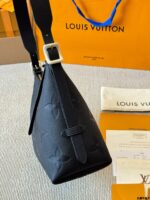 Louis Vuitton Carryall Shoulder Bag Open-Top Magnetic Closure Generous Capacity Wide Shoulder Strap Full-Grain Calf Leather - Image 4