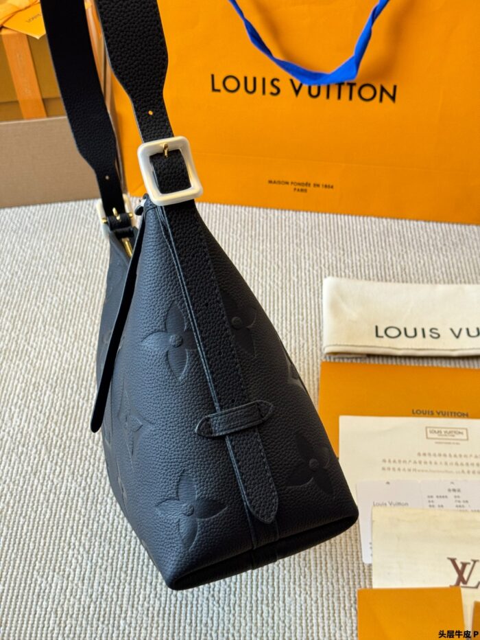 Louis Vuitton Carryall Shoulder Bag Open-Top Magnetic Closure Generous Capacity Wide Shoulder Strap Full-Grain Calf Leather - Image 4