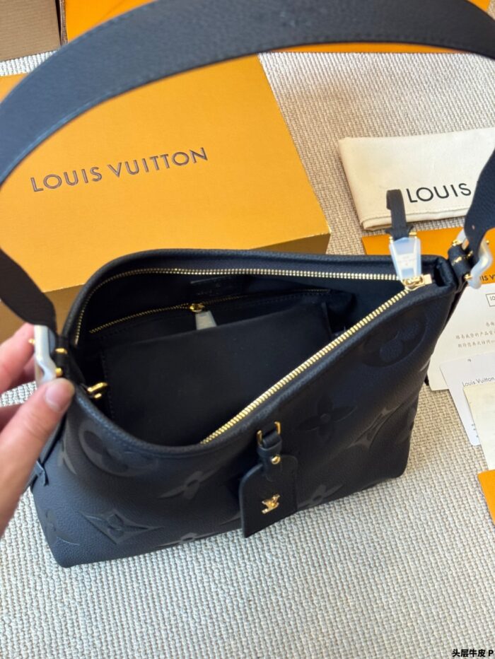 Louis Vuitton Carryall Shoulder Bag Open-Top Magnetic Closure Generous Capacity Wide Shoulder Strap Full-Grain Calf Leather - Image 9
