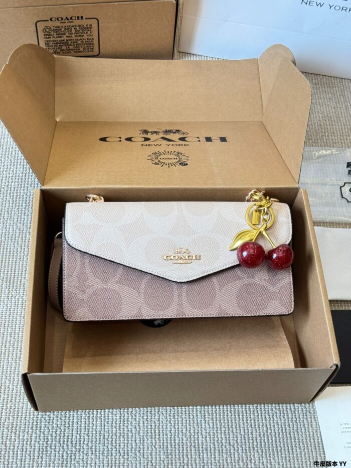 Coach Kalre Accordion Envelope Bag | Classic Colour | Exquisite Elegance - Image 2