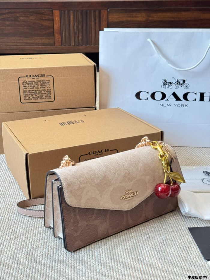 Coach Kalre Accordion Envelope Bag | Classic Colour | Exquisite Elegance - Image 4