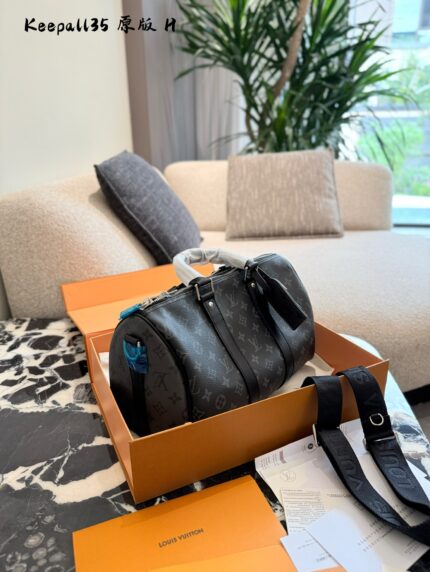Louis Vuitton Keepall 35 Pvc Monogram Unisex Large Capacity Everyday Gym Bag