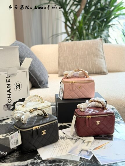 Chanel 25B Double C Handle Lychee Leather Long Box Bag