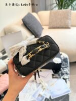 Chanel 25B Double C Handle Lychee Leather Long Box Bag - Image 4