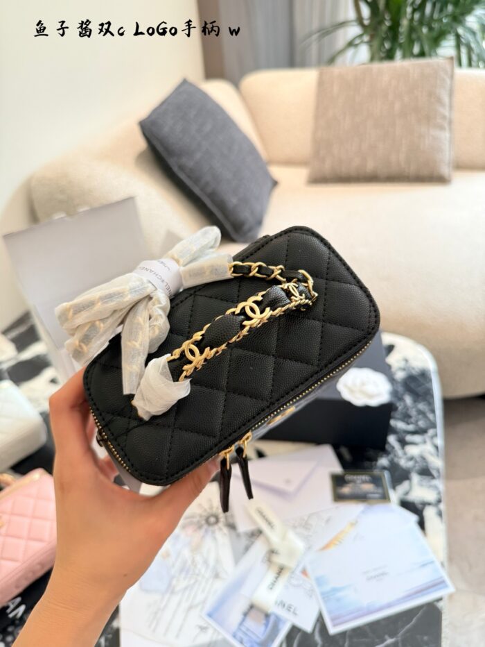 Chanel 25B Double C Handle Lychee Leather Long Box Bag - Image 4
