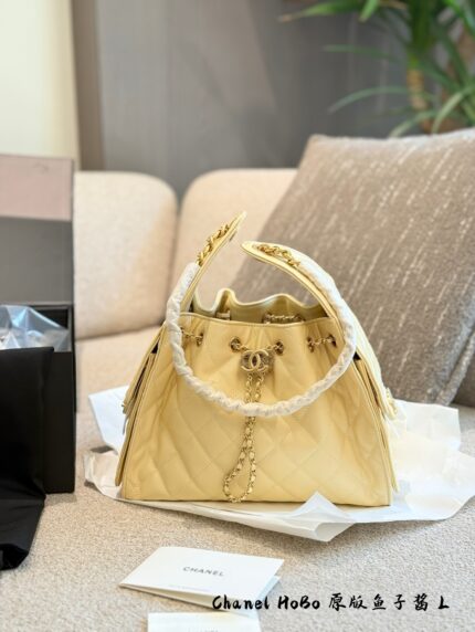 Chanel 25Ss 25Bag Medium Black Gold Grained Leather Bag With Added Mini Pocket And Leather Pad – Practical And Comfortable