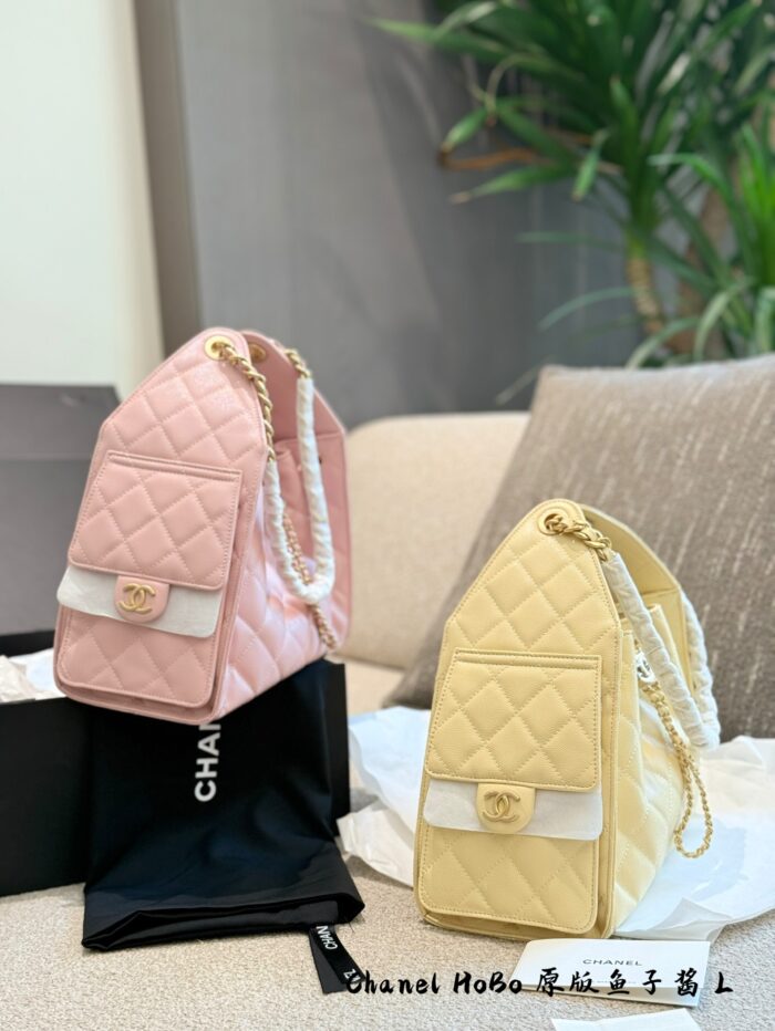 Chanel 25Ss 25Bag Medium Black Gold Grained Leather Bag With Added Mini Pocket And Leather Pad – Practical And Comfortable - Image 7
