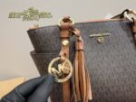 Michael Kors Tote Bag Genuine Pvc Material Classic And Elegant Durable Commuting Or Shopping - Image 4