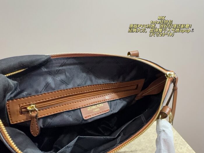 Michael Kors Tote Bag Genuine Pvc Material Classic And Elegant Durable Commuting Or Shopping - Image 8