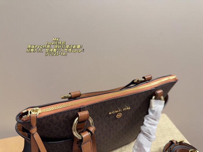Michael Kors Tote Bag Genuine Pvc Material Classic And Elegant Durable Commuting Or Shopping - Image 9