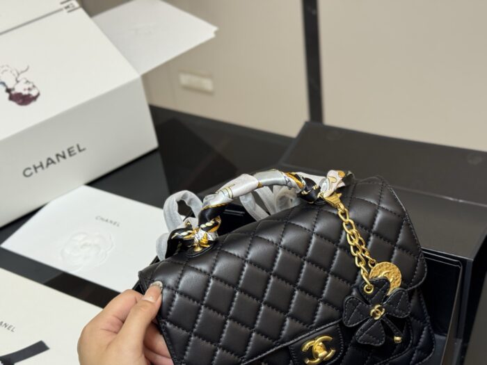 Chanel 25A Maison Artisanat Backpack - Grained Leather Handle With Chain Strap, Handheld Or Crossbody - Image 3