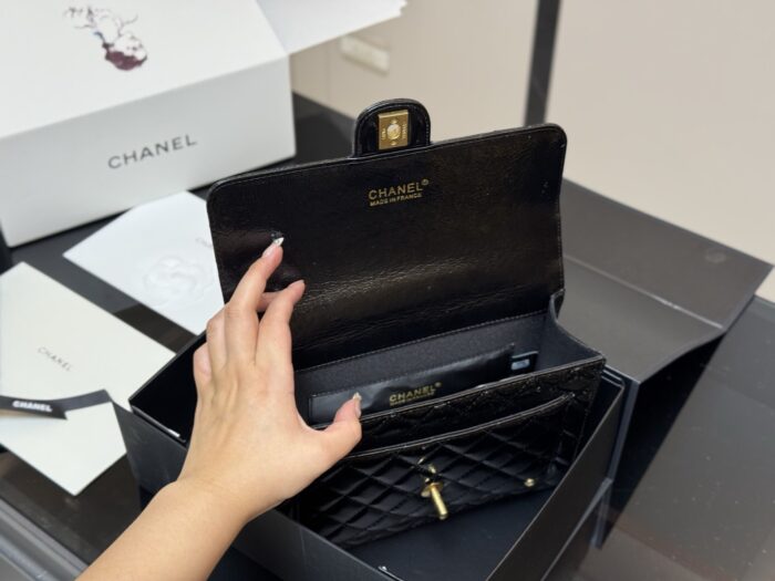 Chanel 25A Atelier Handcrafted Backpack Lychee Leather With Chain Handles Carry By Hand Or Shoulder - Image 4