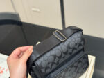 Coach Men'S Messenger Bag Taiwanese Cowhide Metal Hardware Logo Dedicated Lining Essential For The Straight Man - Image 3