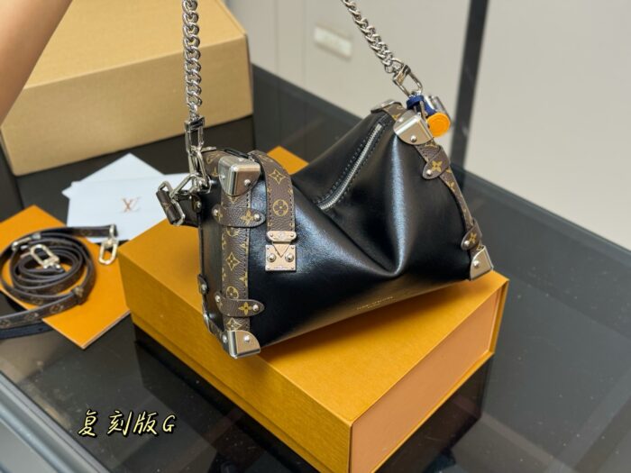 Louis Vuitton'S Transcendent Bestseller: The Ultimate New Release - Eileen Gu'S Runway Soft Case - Image 5