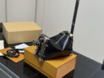 Louis Vuitton'S Transcendent Bestseller: The Ultimate New Release - Eileen Gu'S Runway Soft Case - Image 7