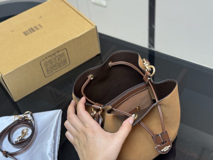 Coach Rowan New Bucket Bag - Image 4