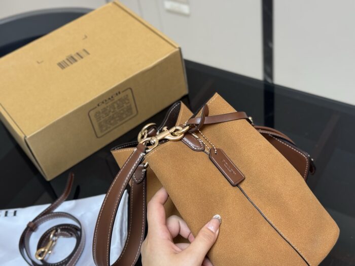 Coach Rowan New Bucket Bag - Image 7
