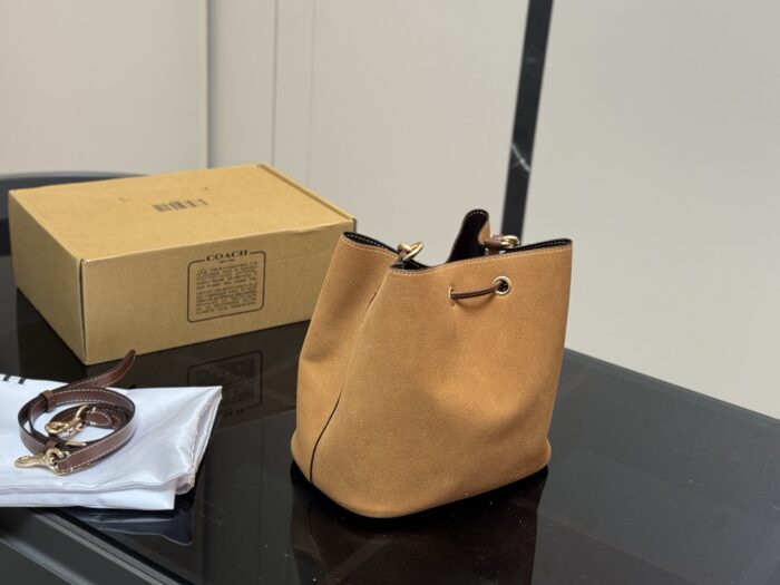 Coach Rowan New Bucket Bag - Image 8
