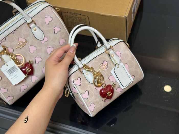 Coach Boston Pillow Bag Heart Print Luxury Classic Complete With Box - Image 2