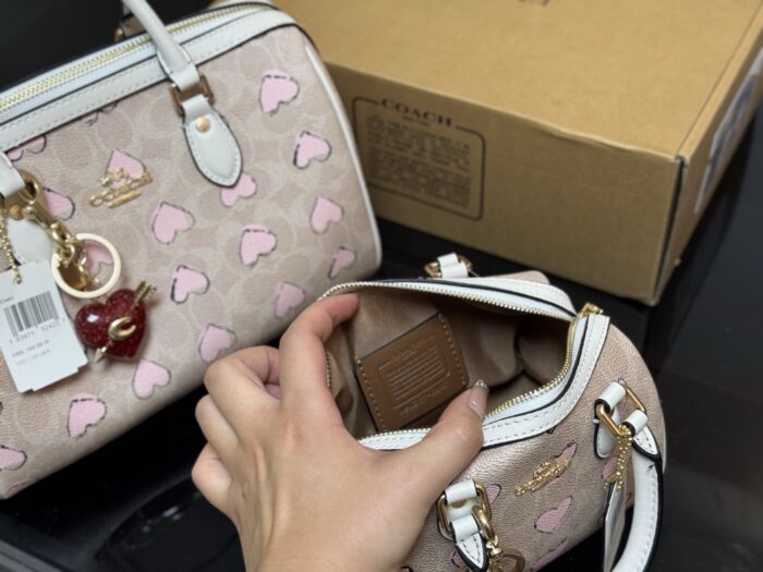 Coach Boston Pillow Bag Heart Print Luxury Classic Complete With Box - Image 4