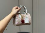 Coach Boston Pillow Bag Heart Print Luxury Classic Complete With Box - Image 9