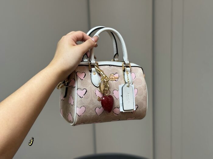 Coach Boston Pillow Bag Heart Print Luxury Classic Complete With Box - Image 9