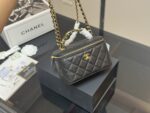Chanel Handle Makeup Compact Touch-Ups And Styling - Image 2