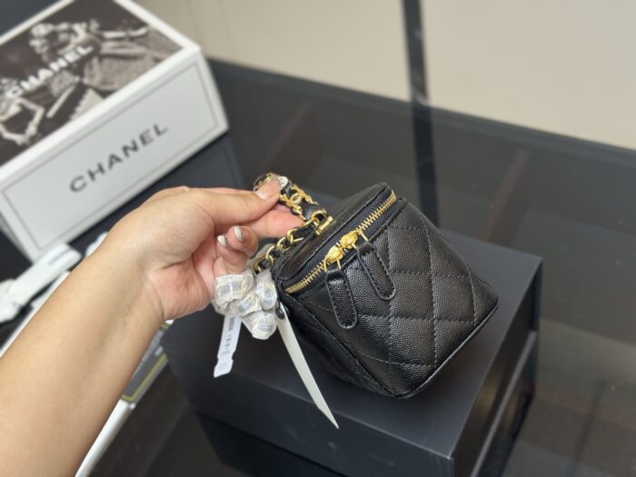 Chanel Handle Makeup Compact Touch-Ups And Styling - Image 6
