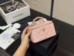 Chanel Handle Makeup Compact Touch-Ups And Styling - Image 12