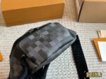 Louis Vuitton Black Knight Series Men'S Waist Bag/Chest Bag - Full Grain Leather Commuter Bag - Image 6