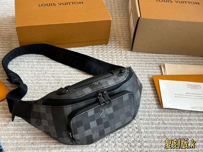 Louis Vuitton Black Knight Series Men'S Waist Bag/Chest Bag - Full Grain Leather Commuter Bag - Image 7